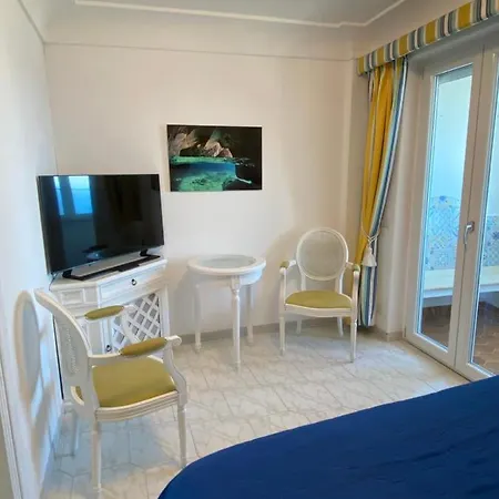 Longano 35 Apartment Capri